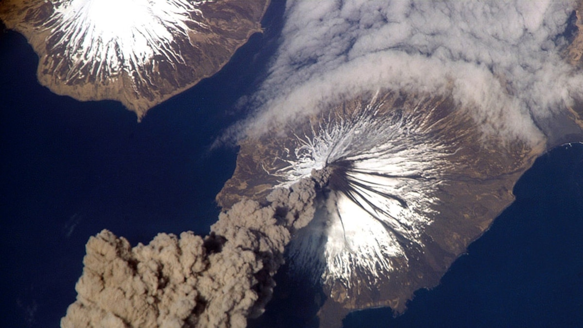 You are currently viewing Volcanoes, explained